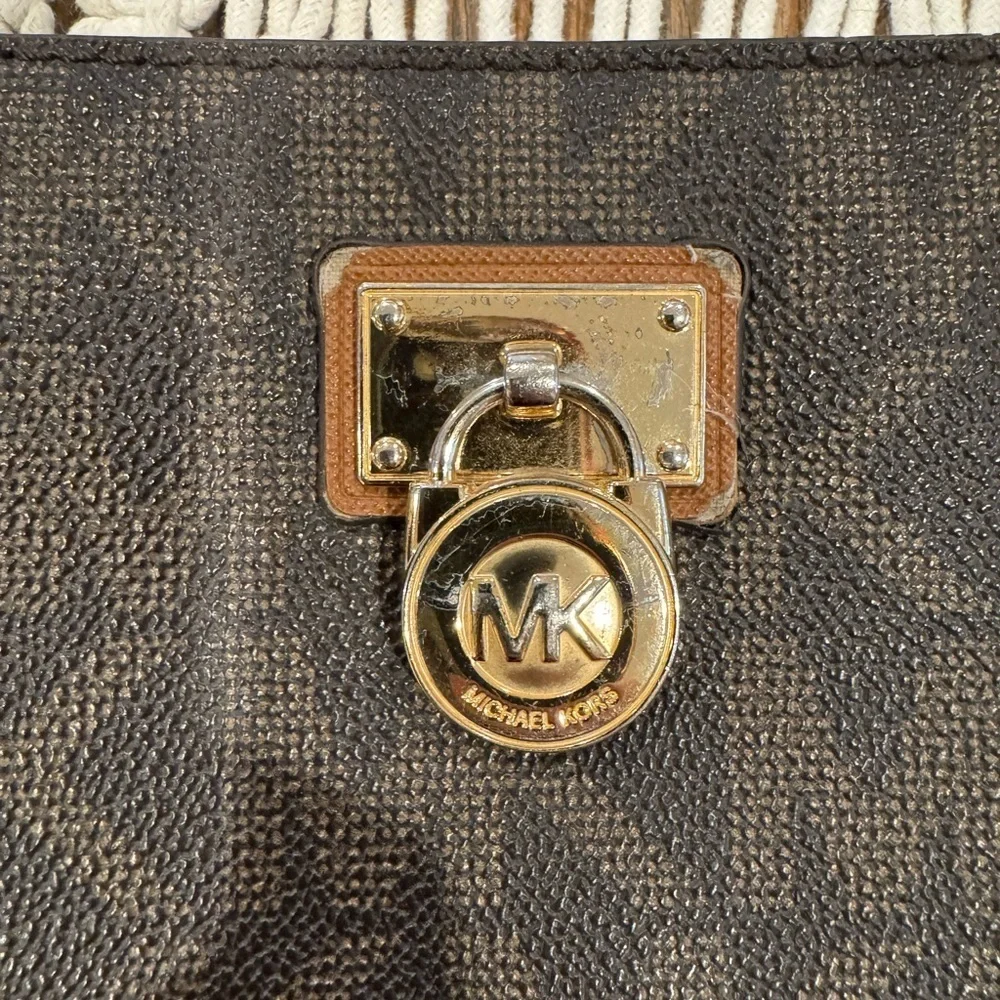 Michael Kors MK Signature Zip Around Lock Full Size Wallet Brown